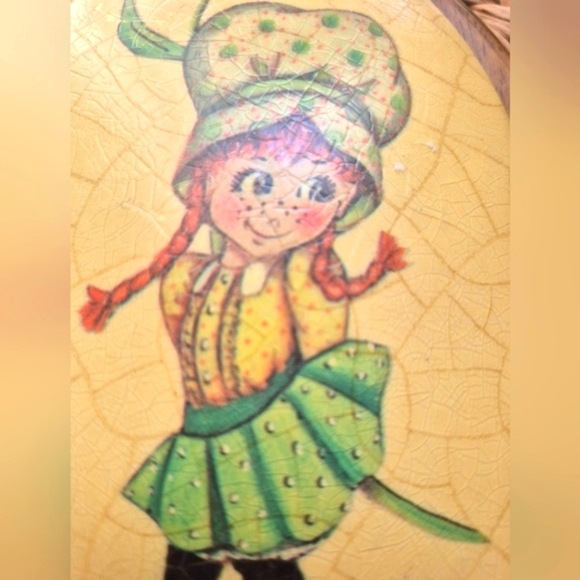 Vintage Oval Wall Plaques with Child Illustrations Cottagecore, Farmhouse Style - Picture 4 of 6